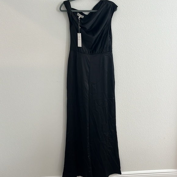 WAYF The Keita One Shoulder Satin Jumpsuit NWT Size Small - Picture 4 of 8